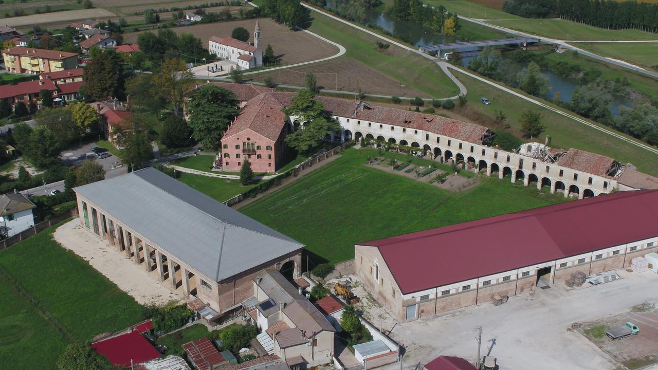 Hotel La Corte Correzzola الغرفة الصورة