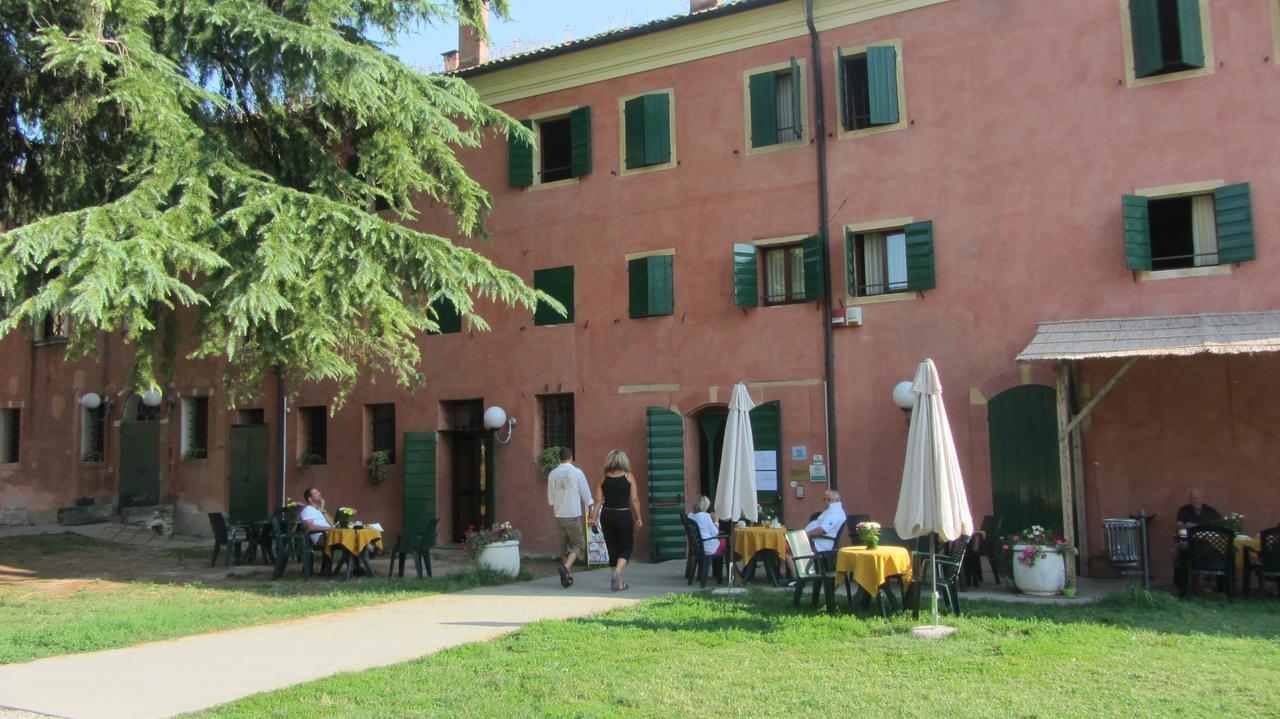Hotel La Corte Correzzola الغرفة الصورة
